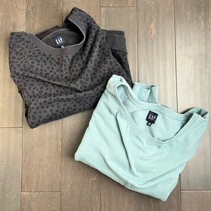 EUC Gap cropped sweatshirts, pale blue and gray leopard, XXL